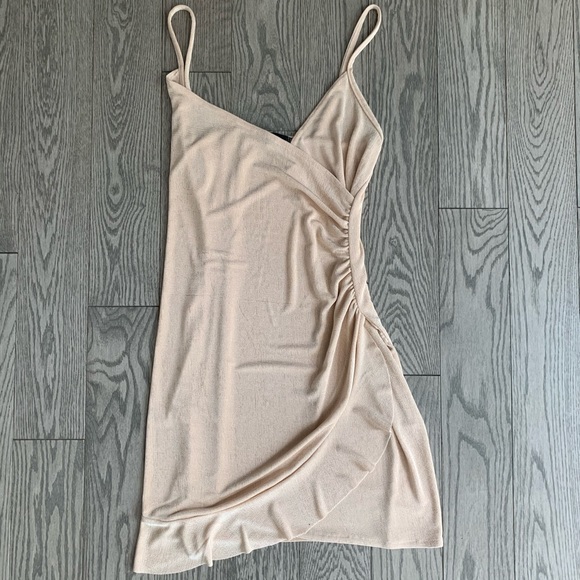 Pretty Little Thing Dress💖✨ - Picture 2 of 5